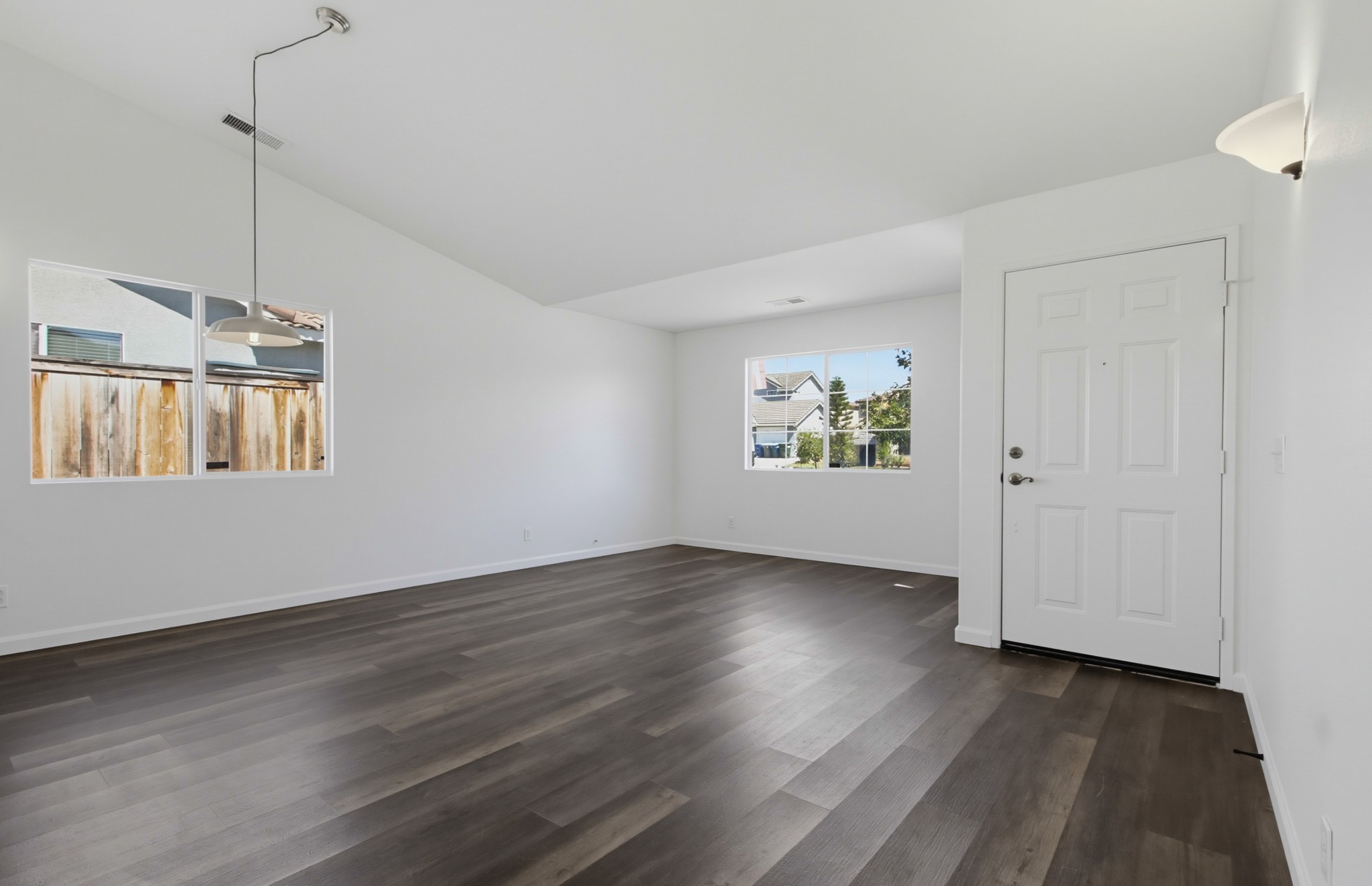 Virtual tour photo 13 of 56 for 575 Alta Meadow Ln
