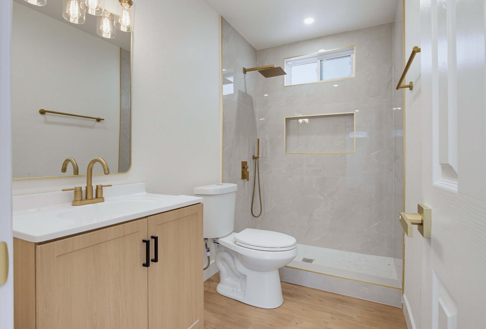 Virtual tour photo 20 of 44 for 5754 Potomac St