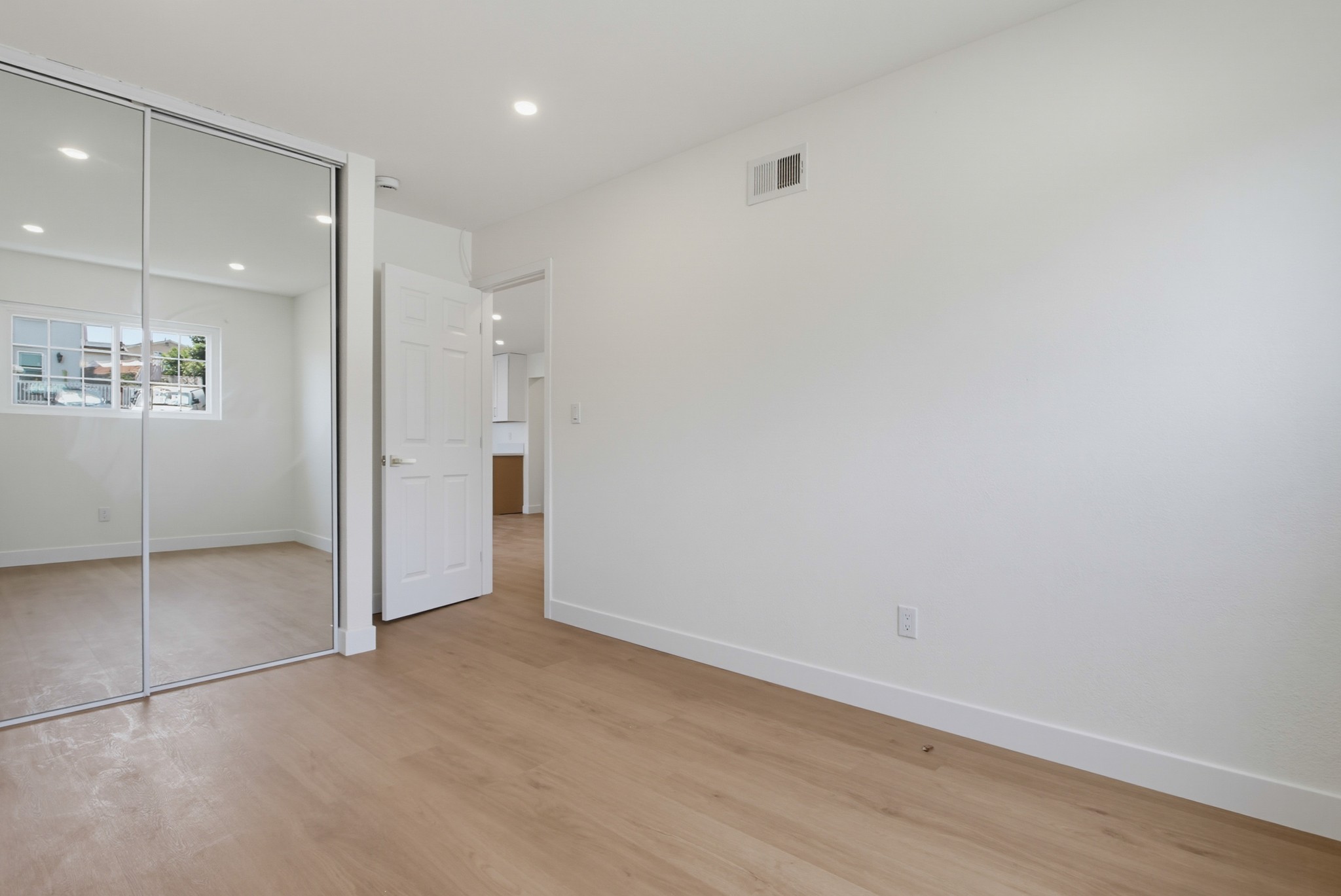 Virtual tour photo 24 of 44 for 5754 Potomac St