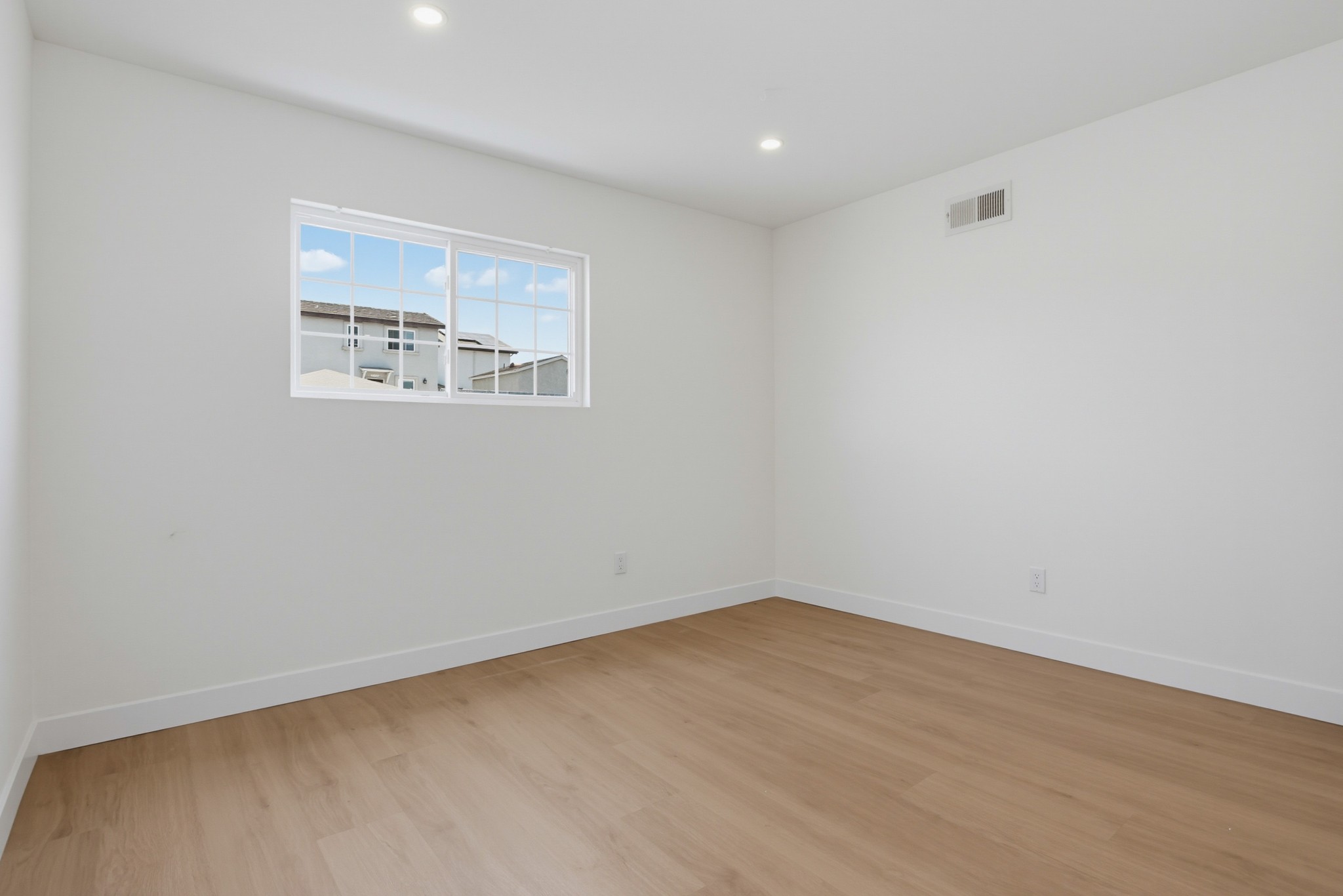 Virtual tour photo 26 of 44 for 5754 Potomac St