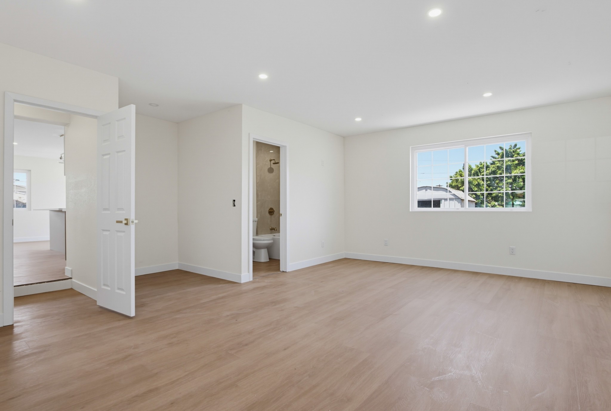 Virtual tour photo 31 of 44 for 5754 Potomac St
