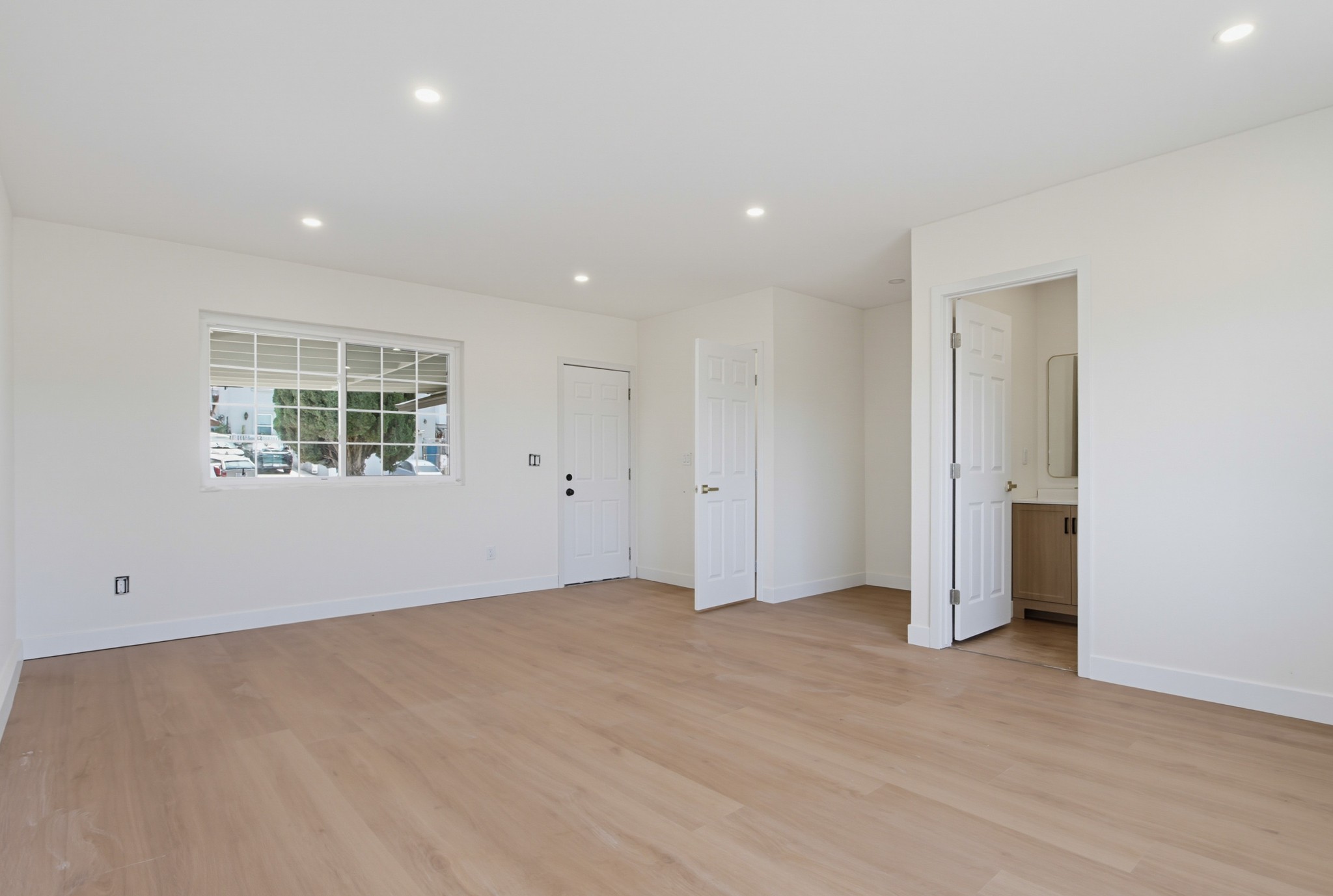 Virtual tour photo 32 of 44 for 5754 Potomac St