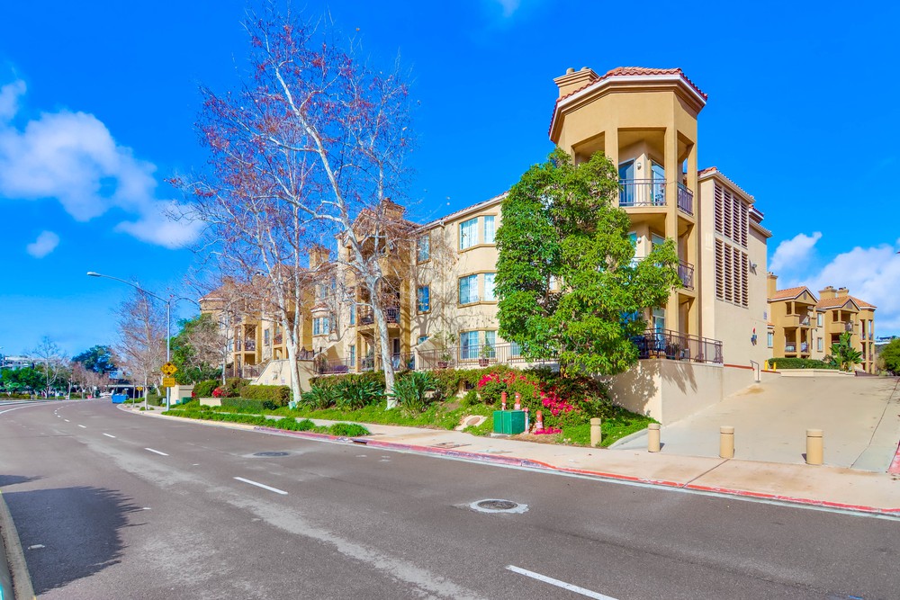 Virtual tour photo 1 of 40 for 580 Camino De La Reina UNIT 129