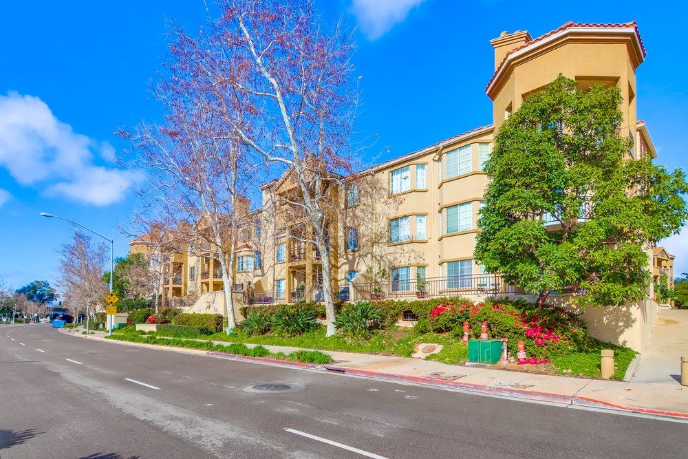 Virtual tour photo 3 of 40 for 580 Camino De La Reina UNIT 129