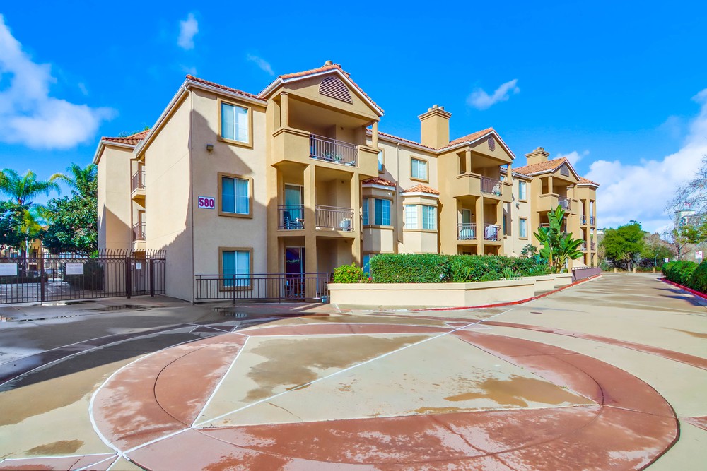 Virtual tour photo 4 of 40 for 580 Camino De La Reina UNIT 129