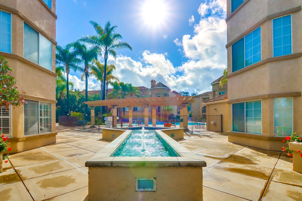 Virtual tour photo 38 of 40 for 580 Camino De La Reina UNIT 129