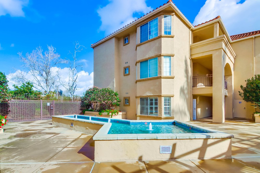 Virtual tour photo 39 of 40 for 580 Camino De La Reina UNIT 129