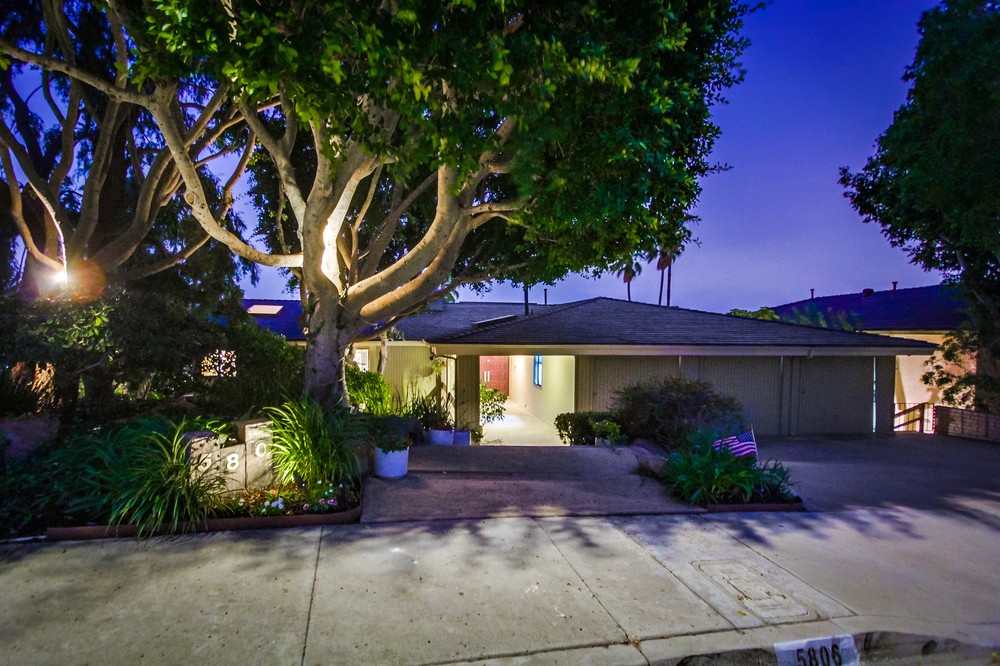 Virtual tour photo 3 of 90 for 5806 Ridgemoor Drive