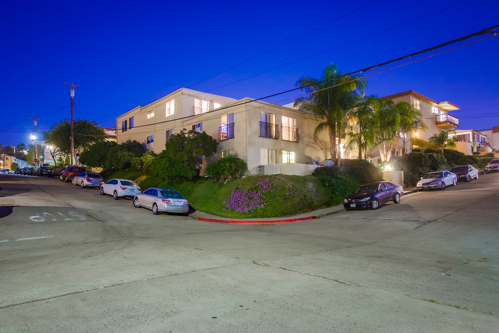 Virtual tour photo 3 of 77 for 5810 Riley St #7