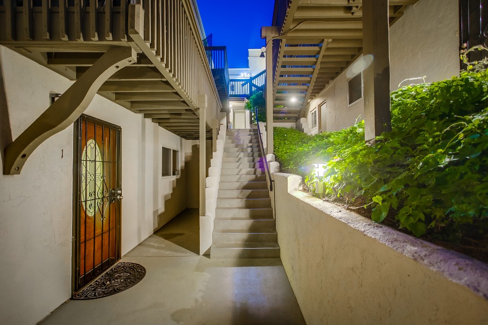 Virtual tour photo 6 of 77 for 5810 Riley St #7