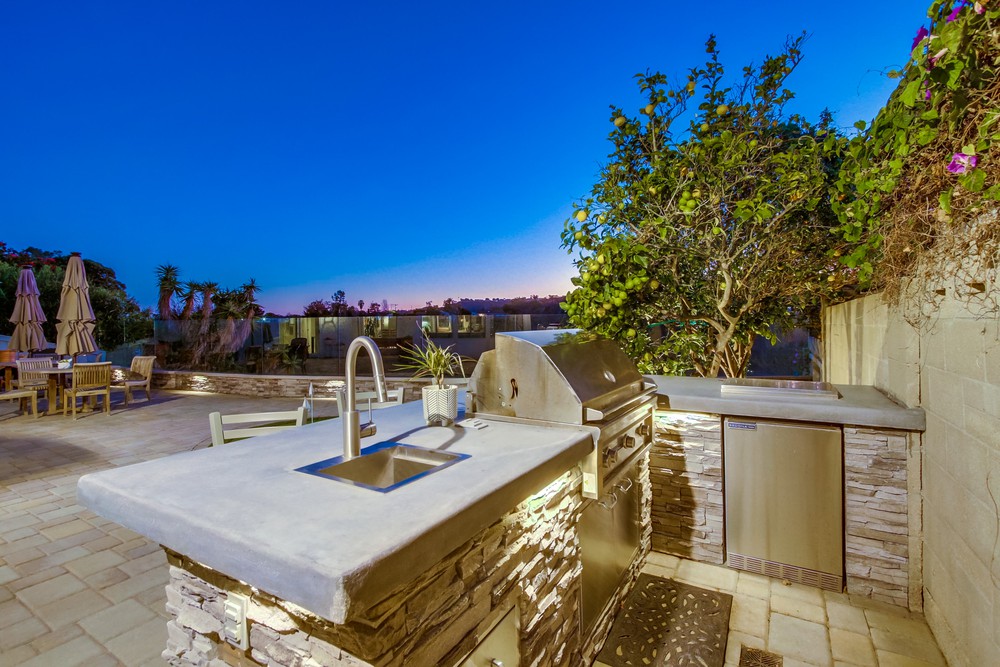 Virtual tour photo 11 of 65 for 5818 Mott St