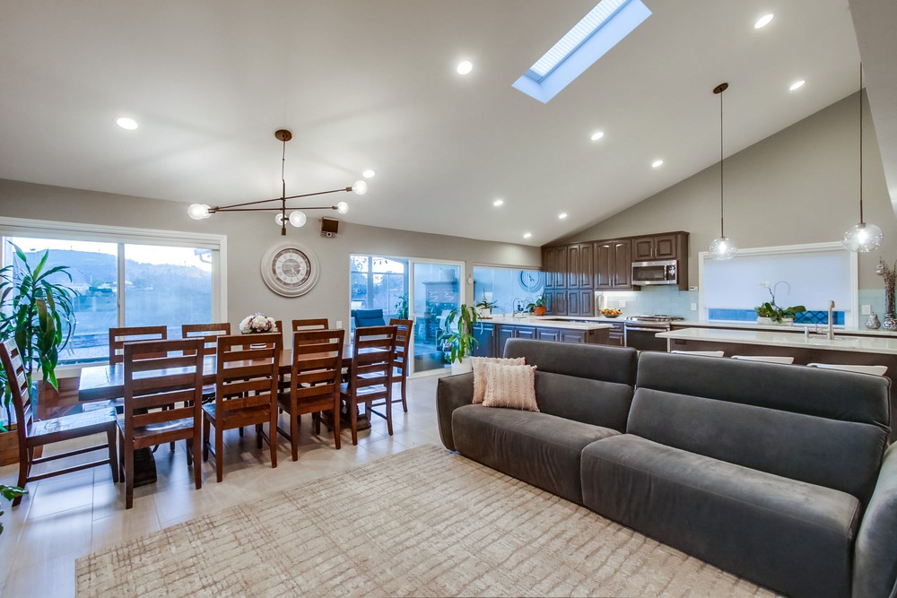 Virtual tour photo 17 of 65 for 5818 Mott St