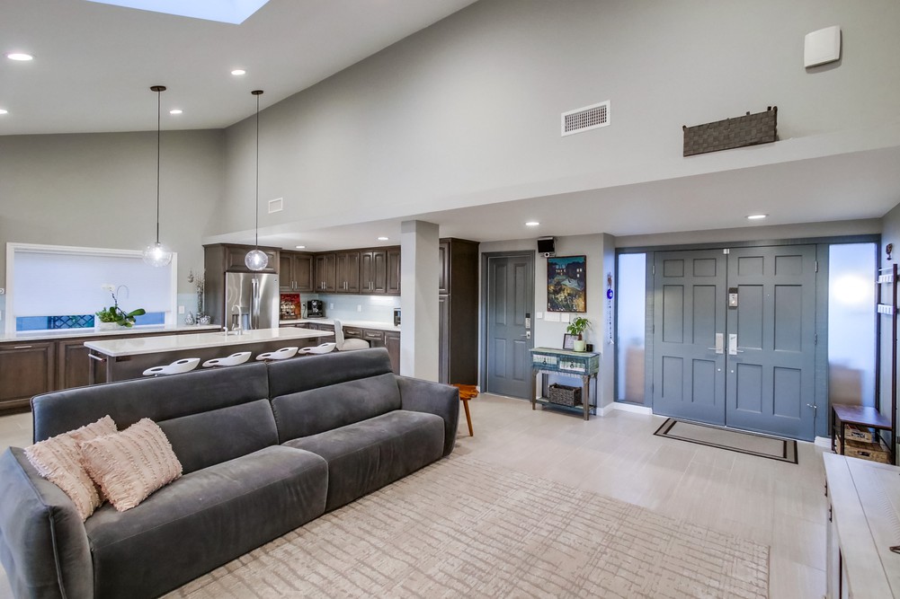 Virtual tour photo 19 of 65 for 5818 Mott St
