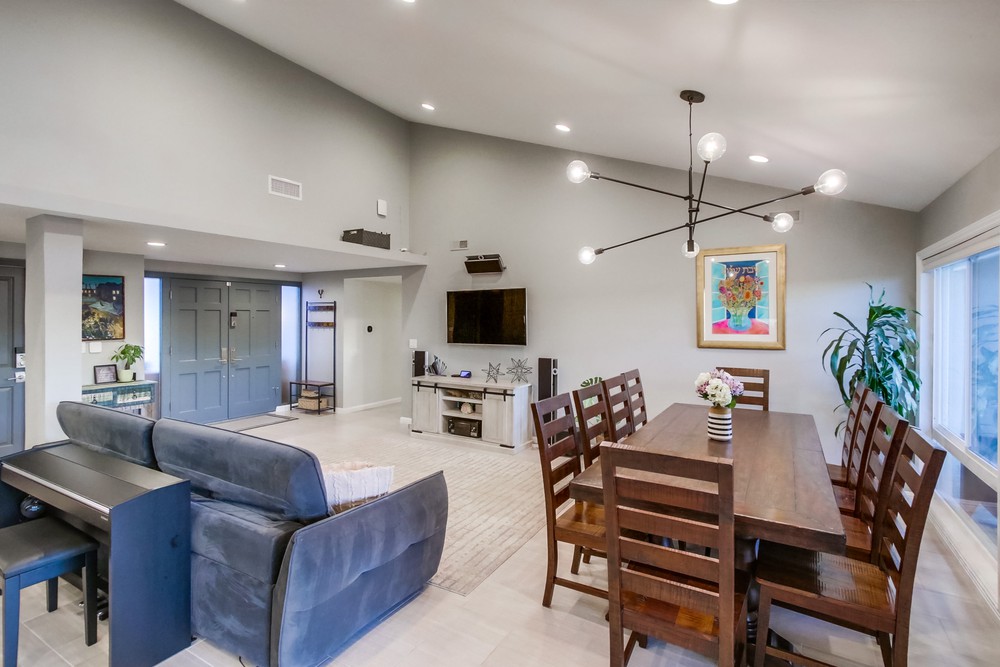 Virtual tour photo 20 of 65 for 5818 Mott St