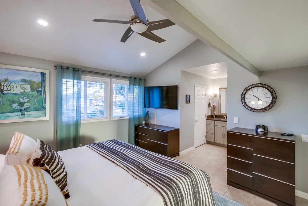 Virtual tour photo 32 of 65 for 5818 Mott St