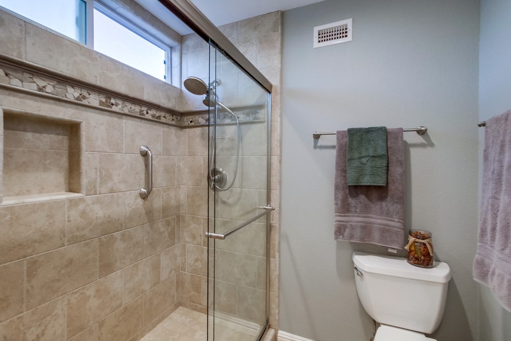 Virtual tour photo 36 of 65 for 5818 Mott St