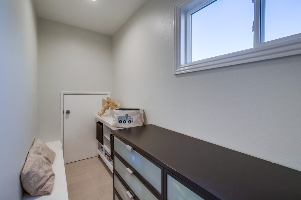 Virtual tour photo 53 of 65 for 5818 Mott St