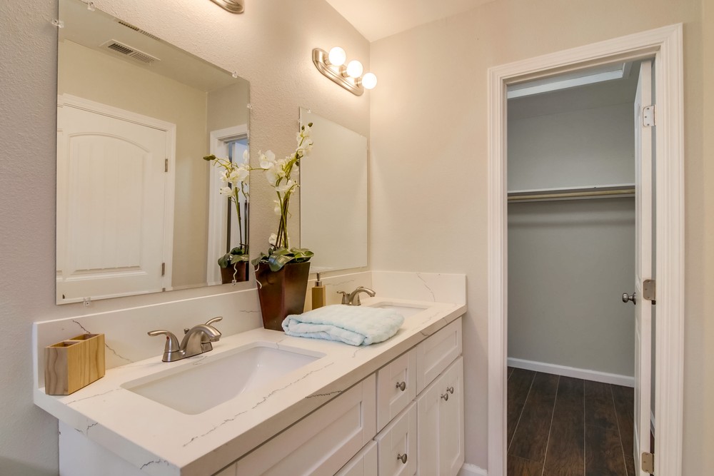 Virtual tour photo 35 of 49 for 5825 Cervantes Ave