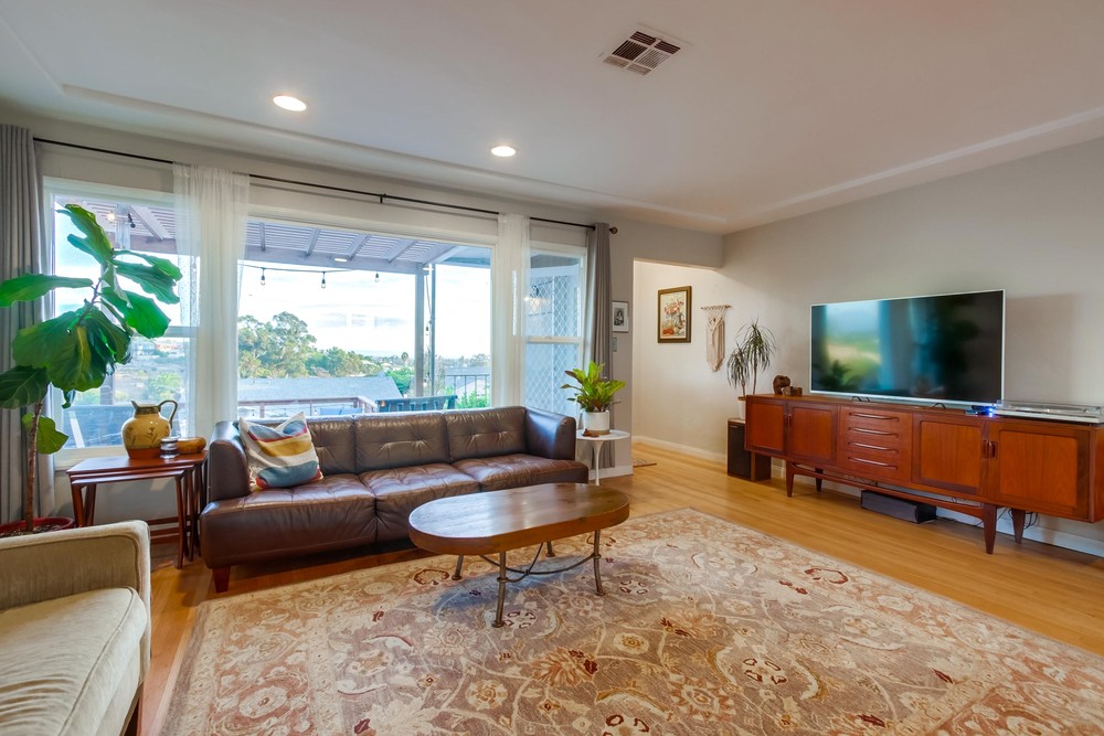 Virtual tour photo 13 of 60 for 5834 Adelaide Ave