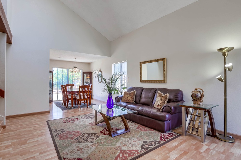 Virtual tour photo 5 of 37 for 584 Parkwood Dr