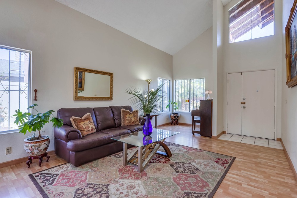 Virtual tour photo 7 of 37 for 584 Parkwood Dr