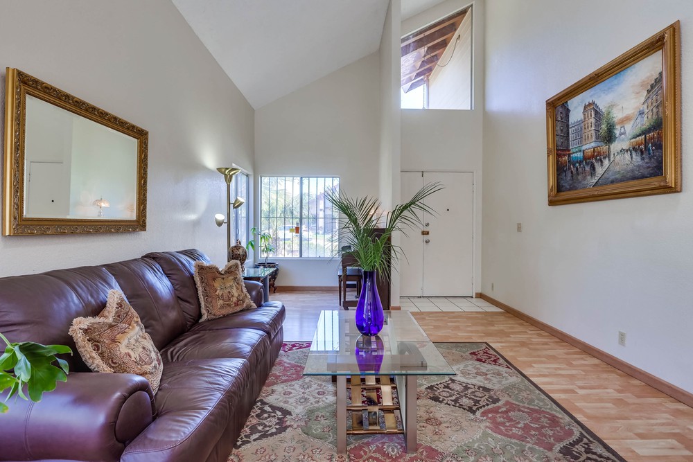 Virtual tour photo 8 of 37 for 584 Parkwood Dr