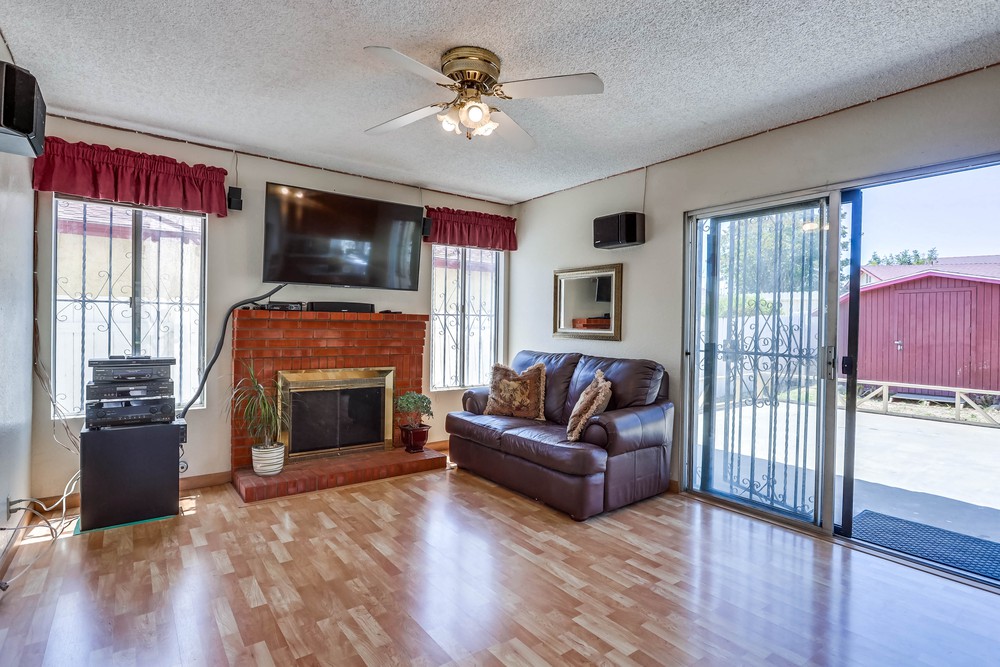 Virtual tour photo 11 of 37 for 584 Parkwood Dr