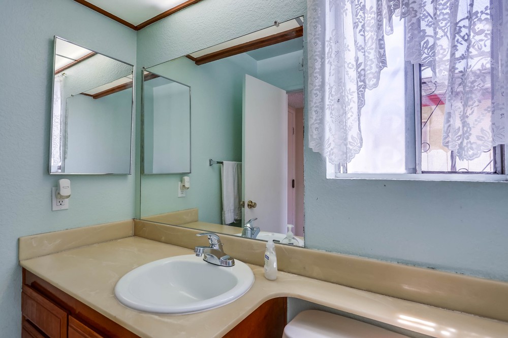 Virtual tour photo 19 of 37 for 584 Parkwood Dr