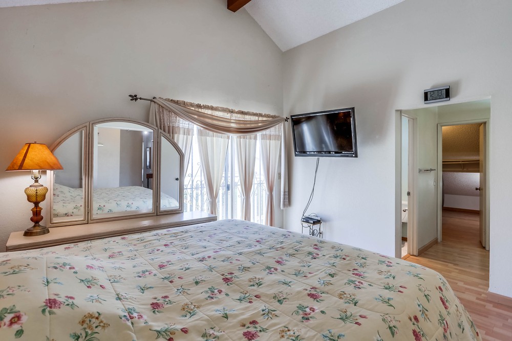 Virtual tour photo 22 of 37 for 584 Parkwood Dr