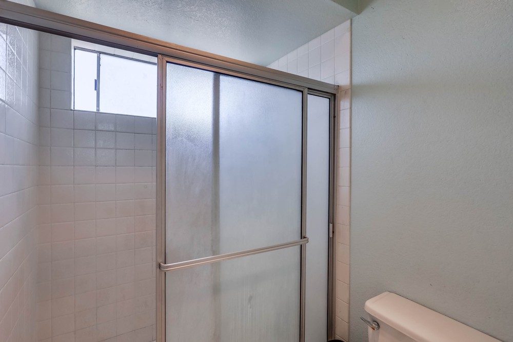 Virtual tour photo 25 of 37 for 584 Parkwood Dr