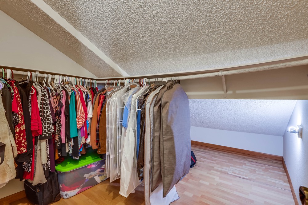Virtual tour photo 27 of 37 for 584 Parkwood Dr