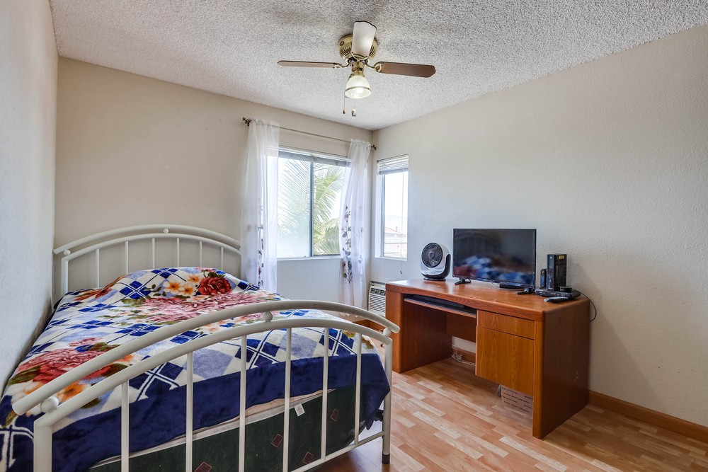 Virtual tour photo 31 of 37 for 584 Parkwood Dr