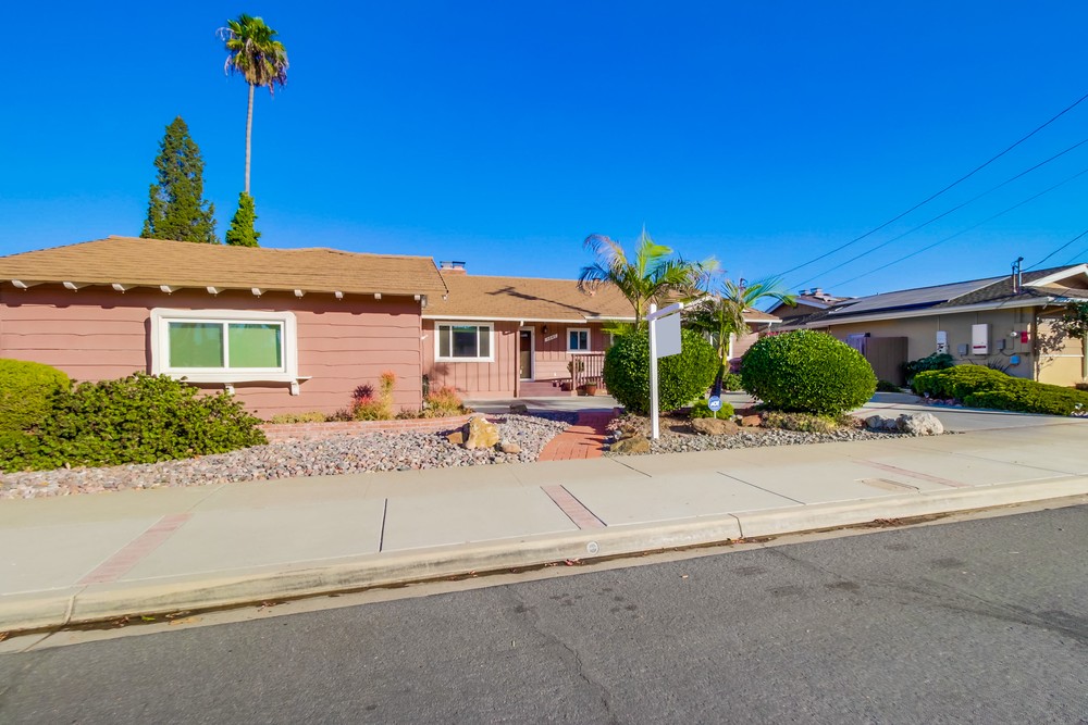 Virtual tour photo 4 of 63 for 5841 Hampton Ct