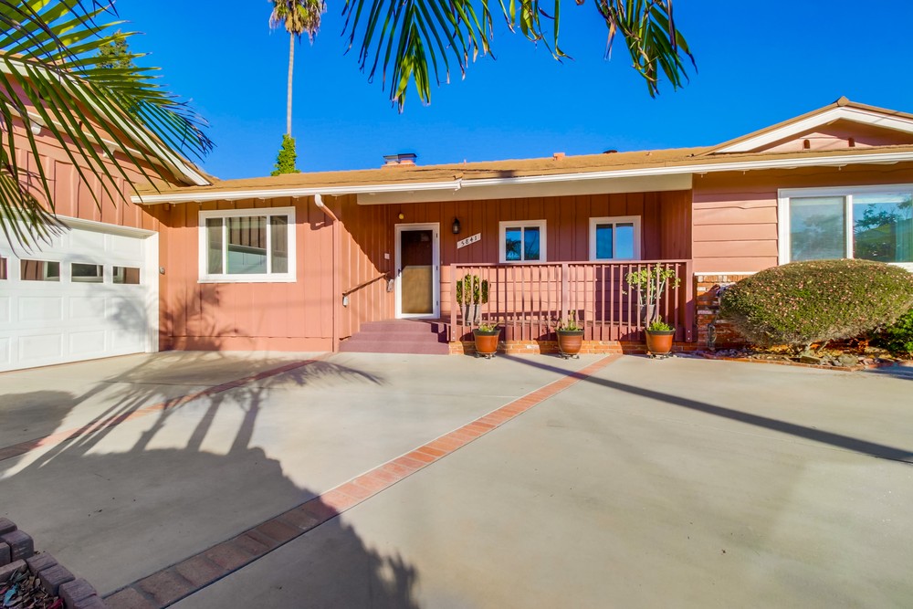 Virtual tour photo 7 of 63 for 5841 Hampton Ct
