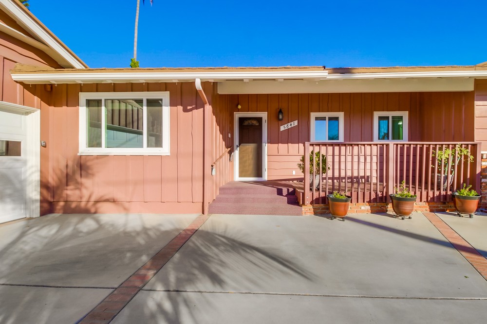 Virtual tour photo 8 of 63 for 5841 Hampton Ct