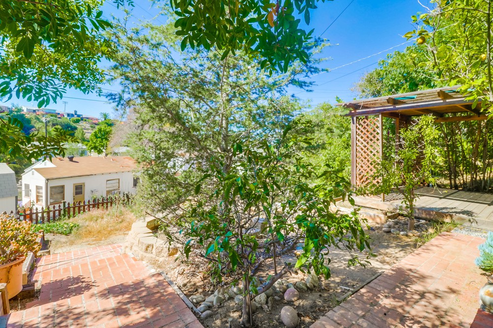 Virtual tour photo 50 of 57 for 5853 Adelaide Ave