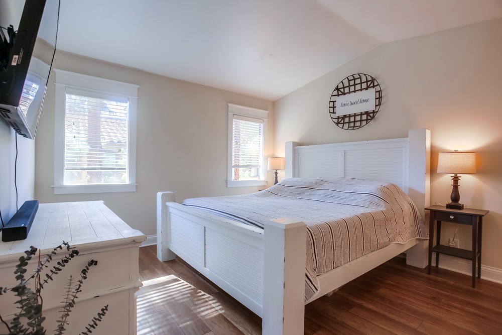 Virtual tour photo 27 of 37 for 5854 Mission Center Rd UNIT C