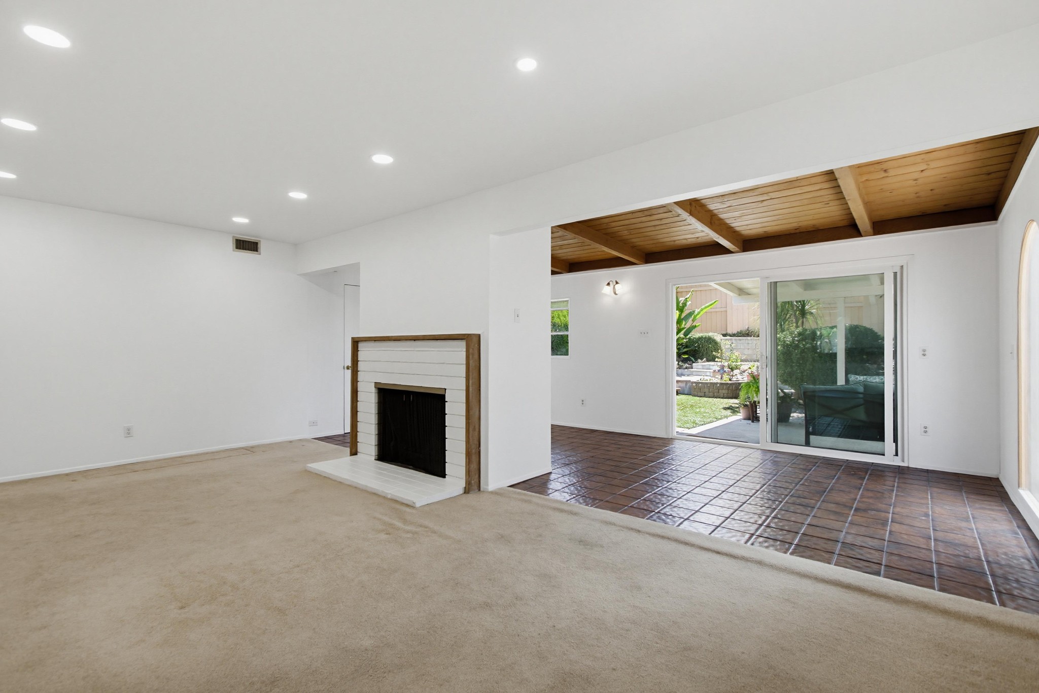 Virtual tour photo 6 of 53 for 5860 Yorkshire Ave
