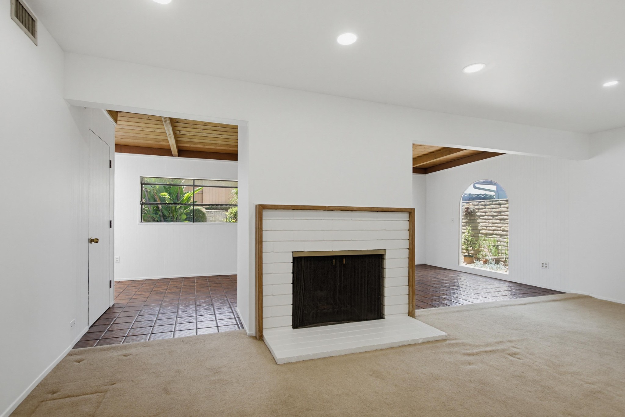 Virtual tour photo 10 of 53 for 5860 Yorkshire Ave