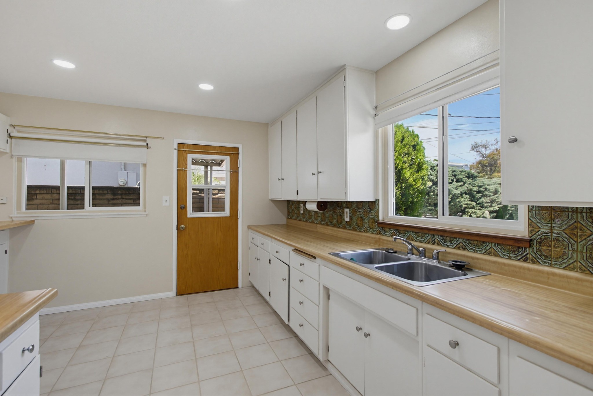 Virtual tour photo 14 of 53 for 5860 Yorkshire Ave