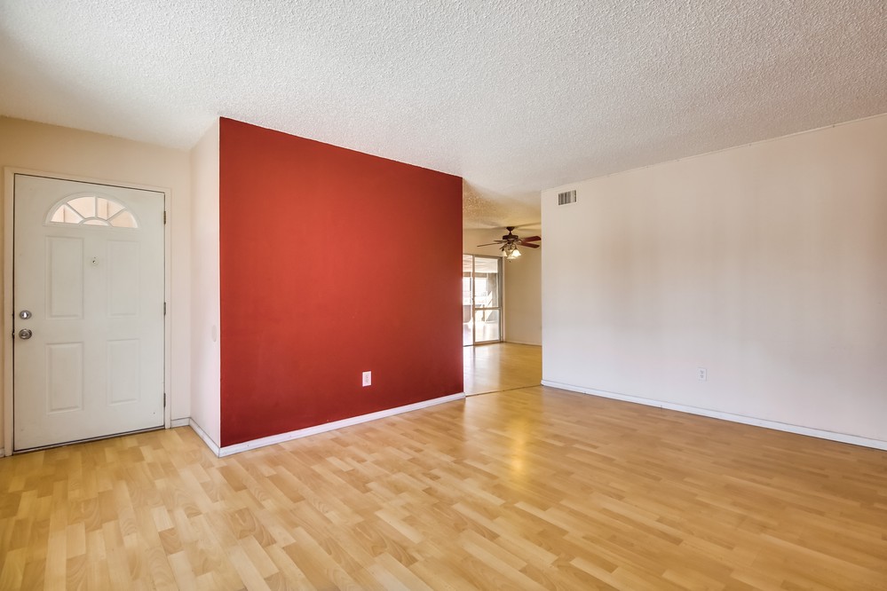 Virtual tour photo 9 of 41 for 5863 Division St