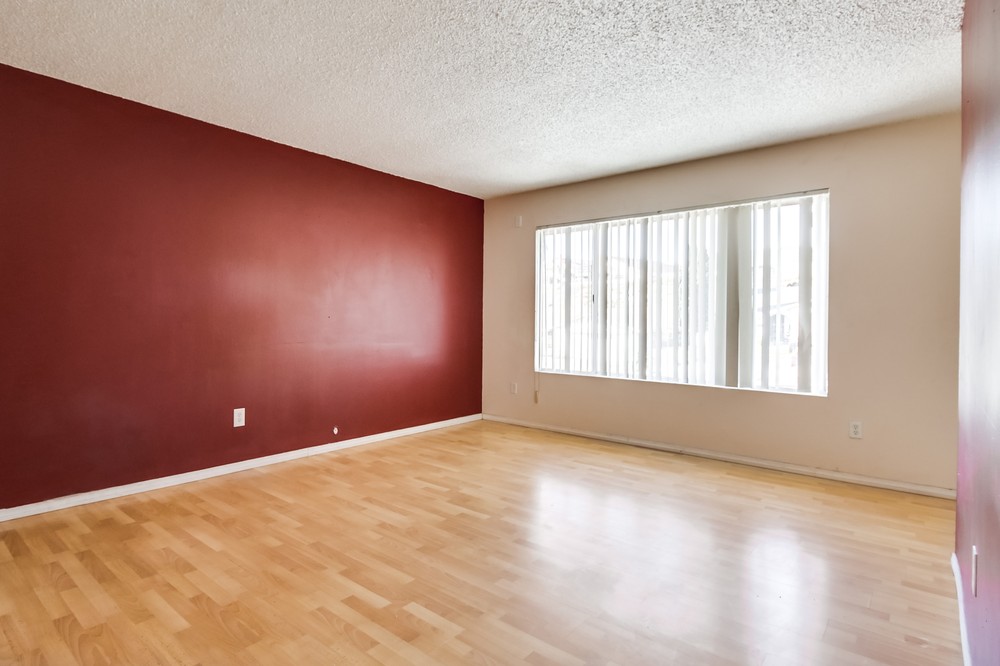 Virtual tour photo 11 of 41 for 5863 Division St