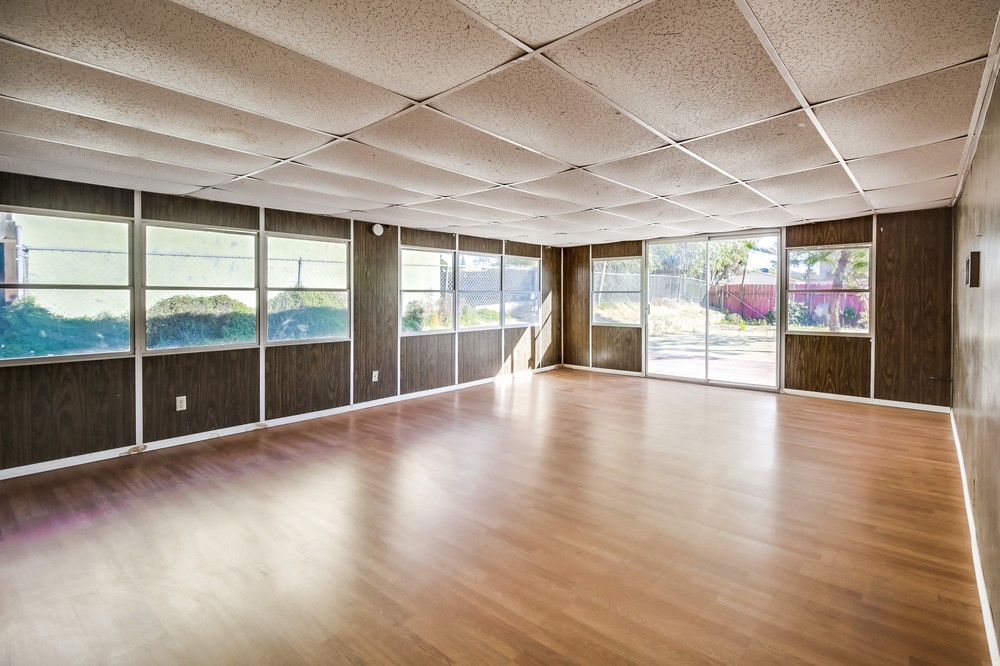 Virtual tour photo 12 of 41 for 5863 Division St