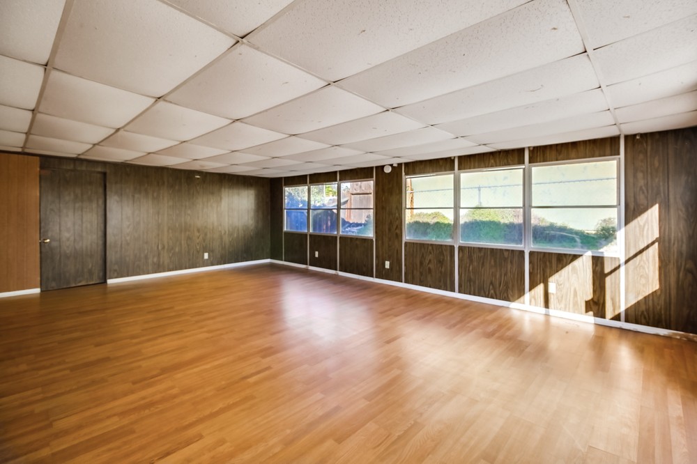 Virtual tour photo 15 of 41 for 5863 Division St
