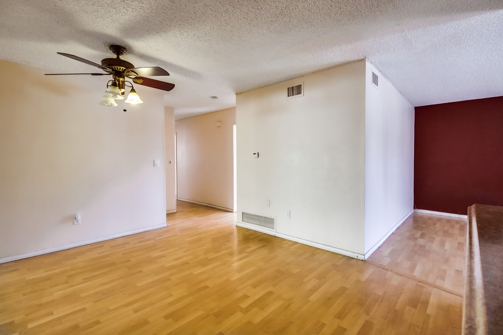 Virtual tour photo 17 of 41 for 5863 Division St