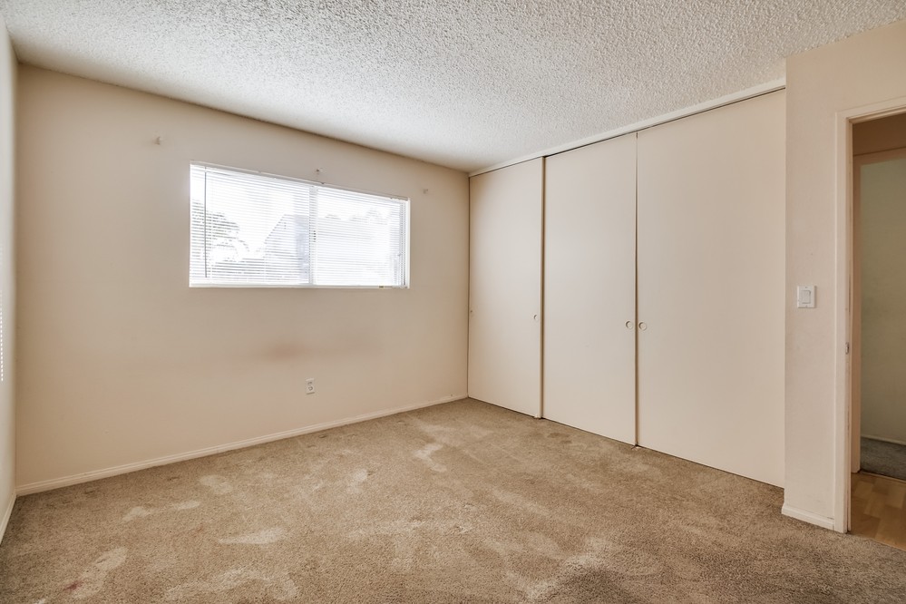 Virtual tour photo 27 of 41 for 5863 Division St