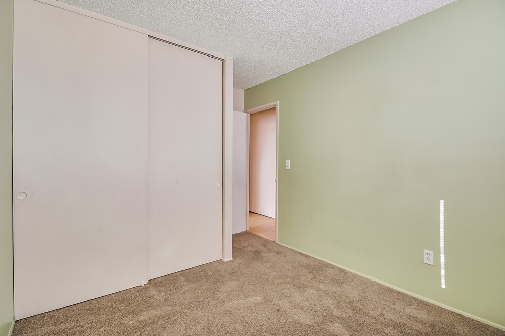 Virtual tour photo 32 of 41 for 5863 Division St