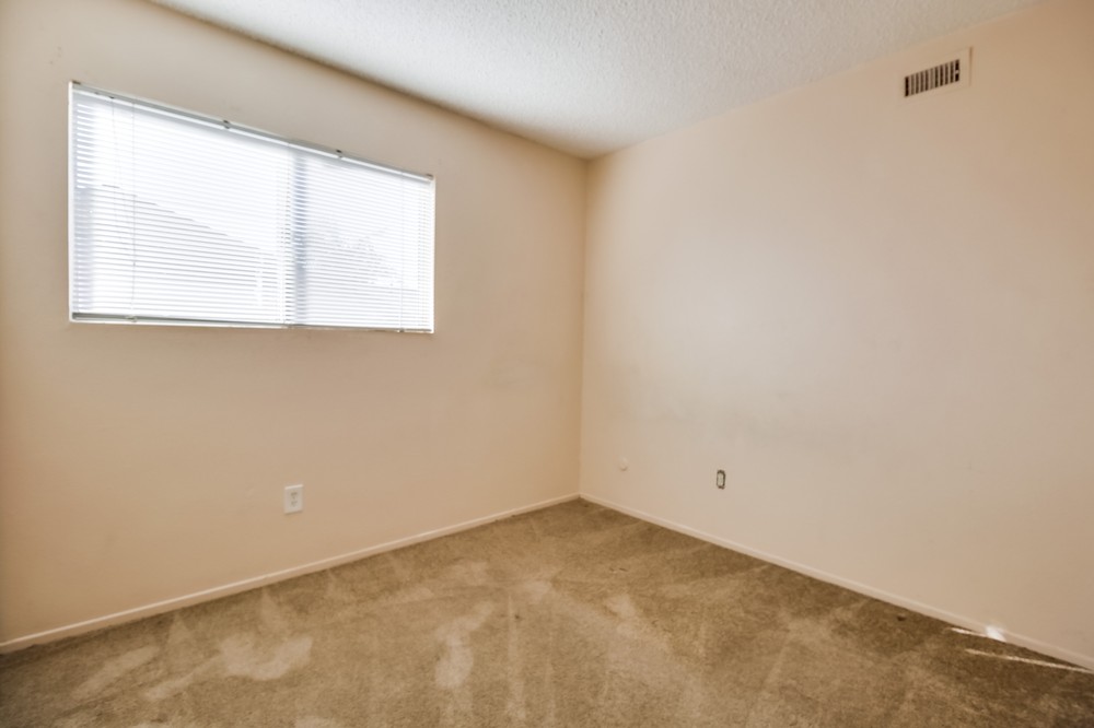 Virtual tour photo 33 of 41 for 5863 Division St