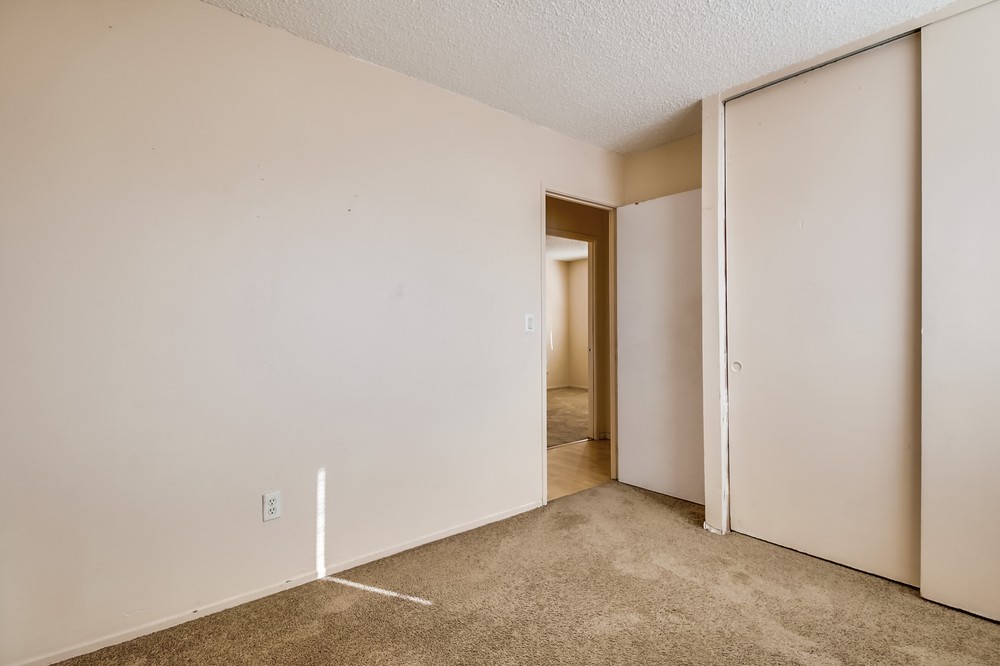 Virtual tour photo 34 of 41 for 5863 Division St