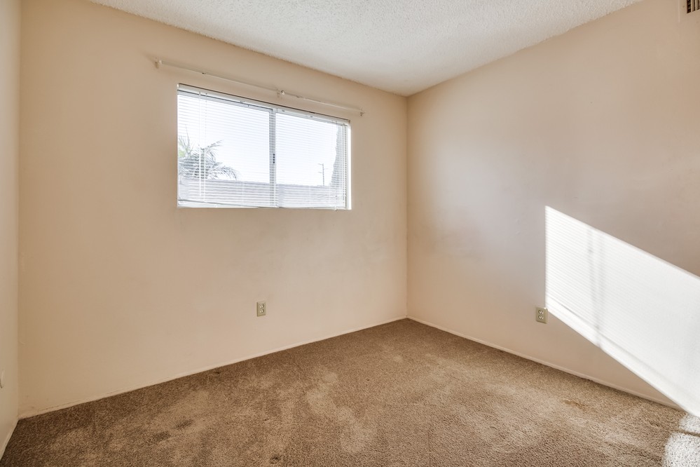 Virtual tour photo 35 of 41 for 5863 Division St